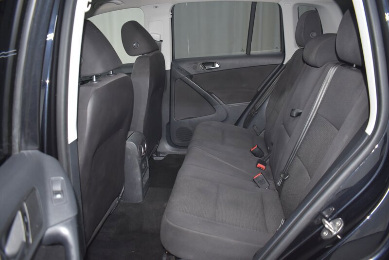 Used 2017 Volkswagen Tiguan Limited FWD image 24