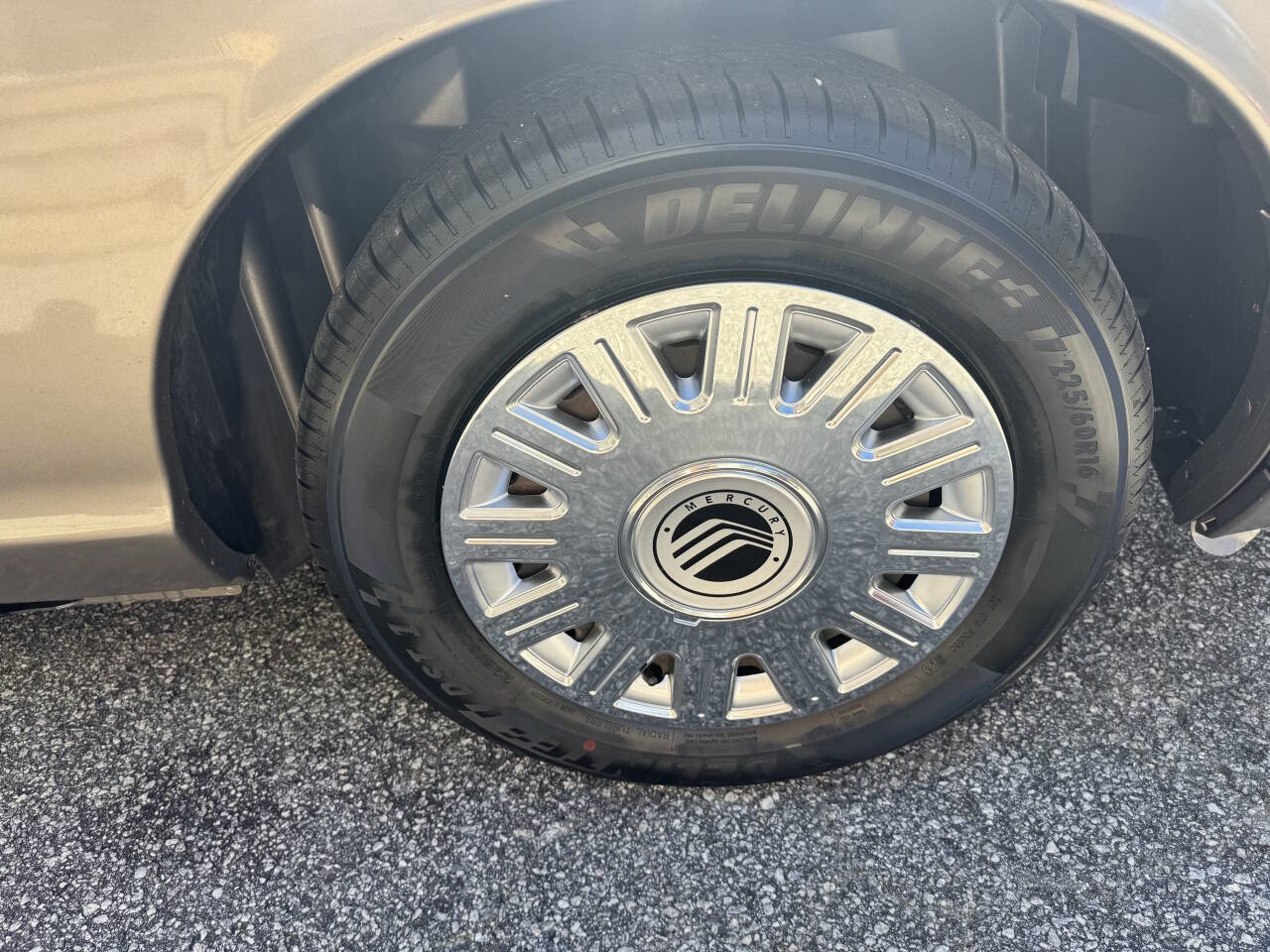 Used 2004 Mercury Grand Marquis GS image 10