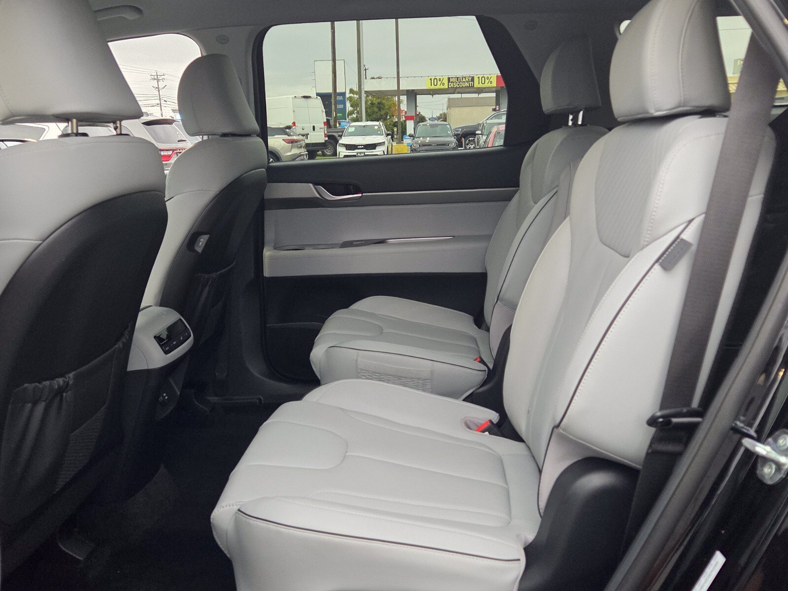 Certified 2025 Hyundai Palisade SEL FWD image 6