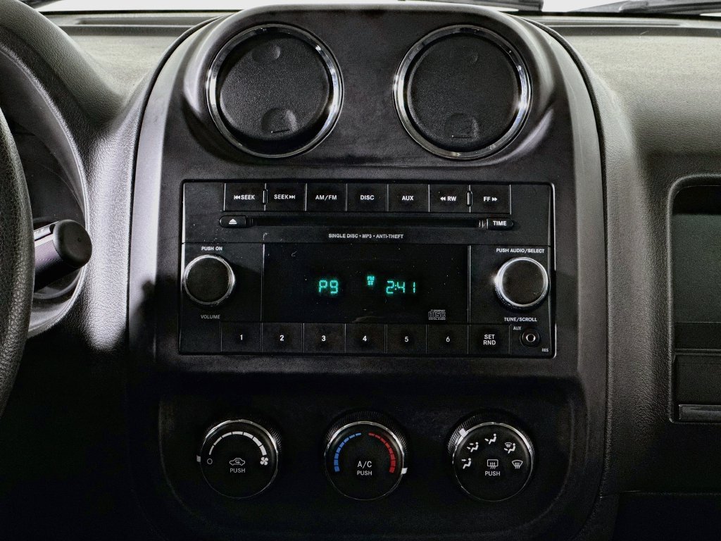 Used 2013 Jeep Patriot Sport FWD image 13