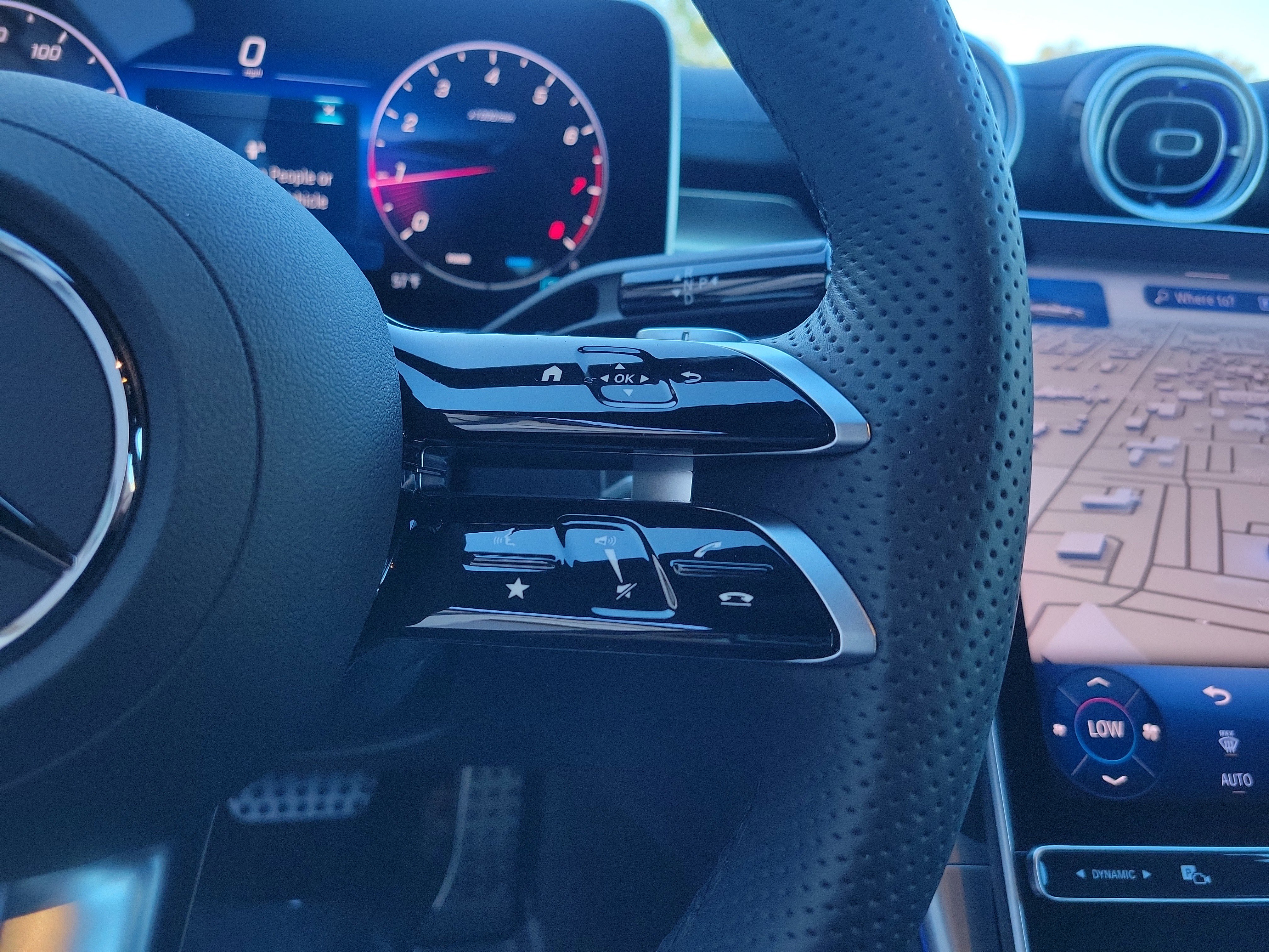 Used 2025 Mercedes-Benz C 300 Sedan image 27