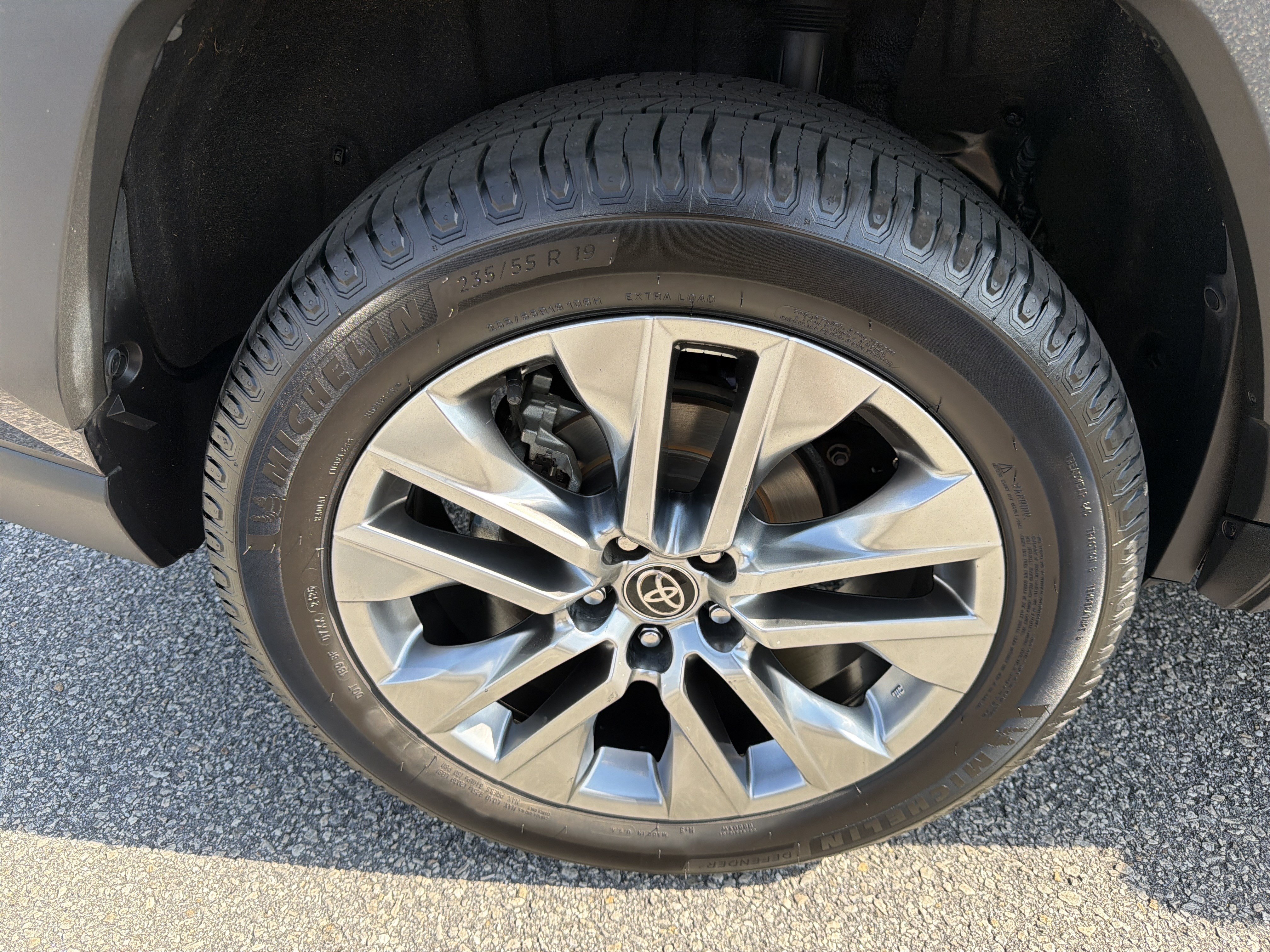 Certified 2022 Toyota RAV4 XLE Premium AWD/4WD image 27