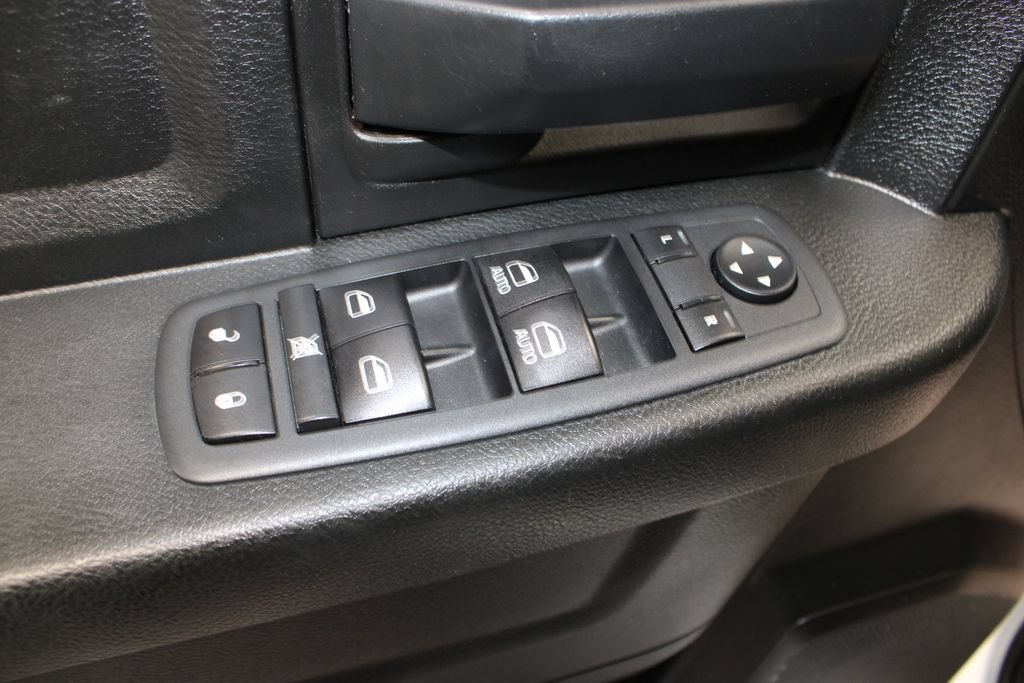 Used 2019 RAM 1500 Express w/ Wheel & Sound Group AWD/4WD image 17
