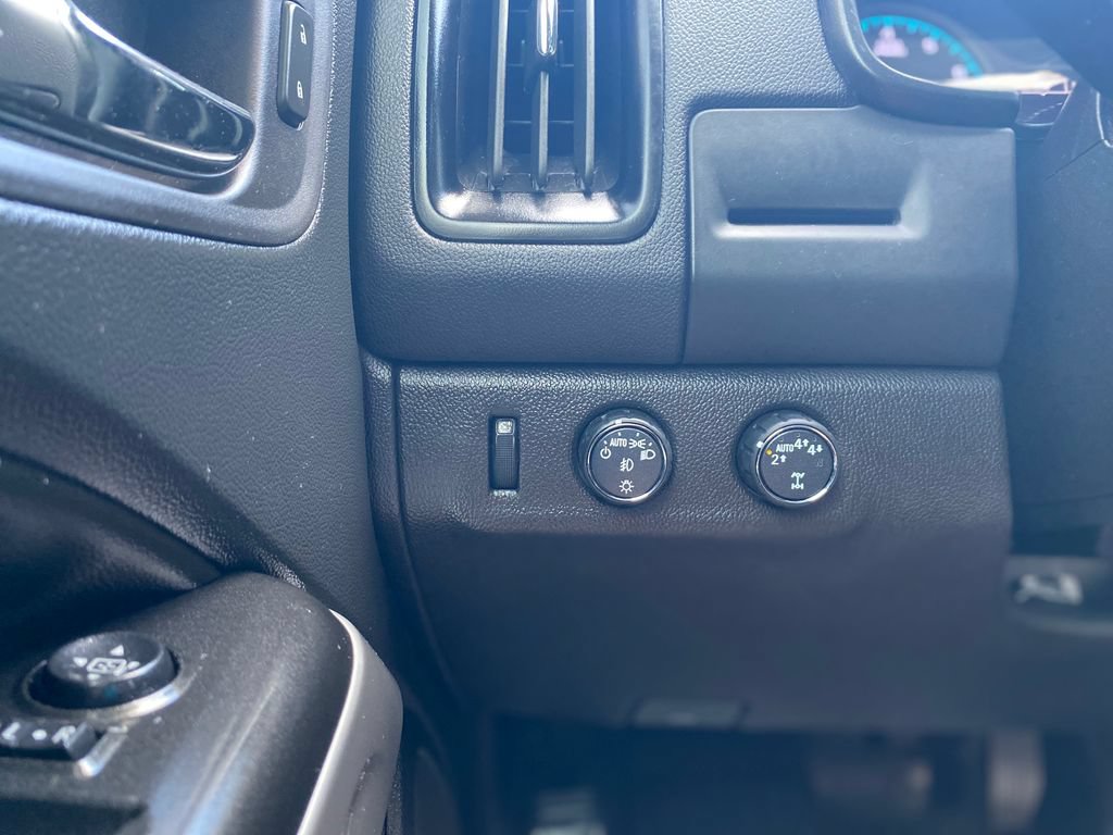Used 2022 Chevrolet Colorado LT w/ LT Convenience Package AWD/4WD image 29