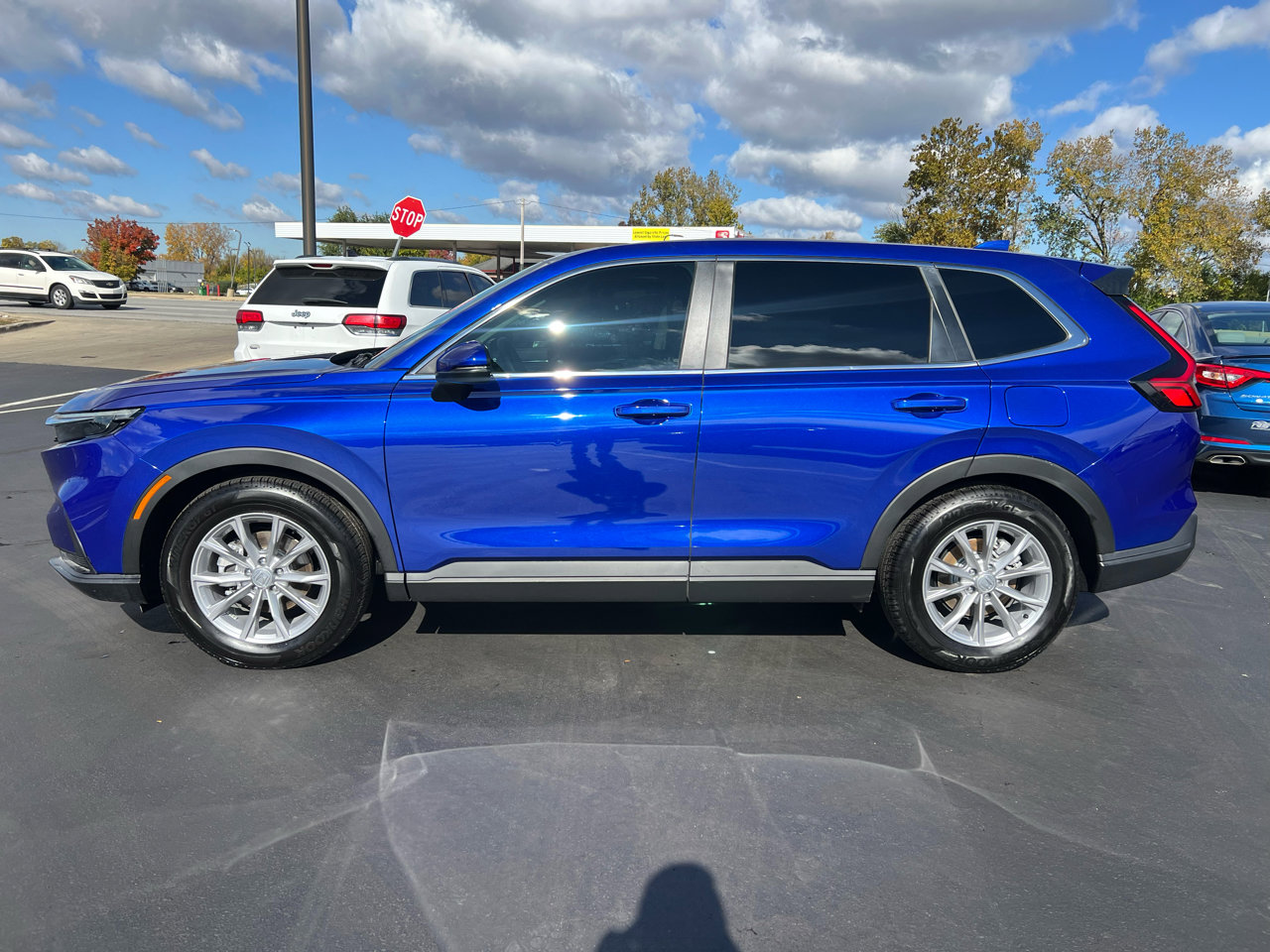 Used 2025 Honda CR-V EX-L image 3