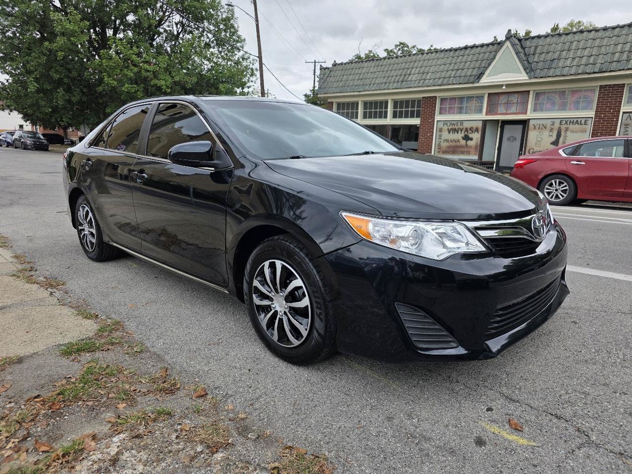 Used 2012 Toyota Camry LE FWD image 8