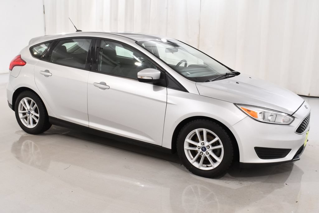 Used 2018 Ford Focus SE w/ Cold Weather Package FWD image 5