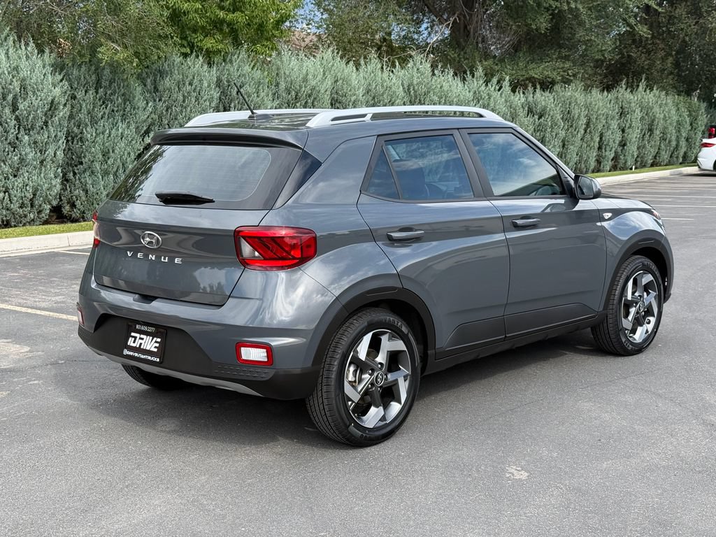 Used 2023 Hyundai Venue SEL w/ Cargo Package FWD image 9