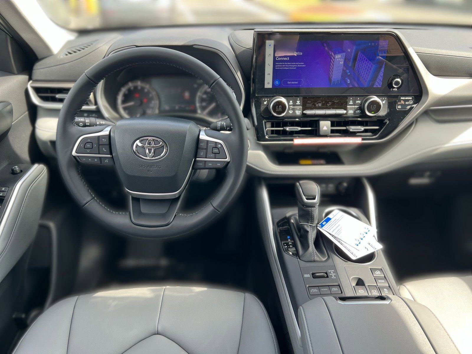 New 2025 Toyota Highlander XLE image 18