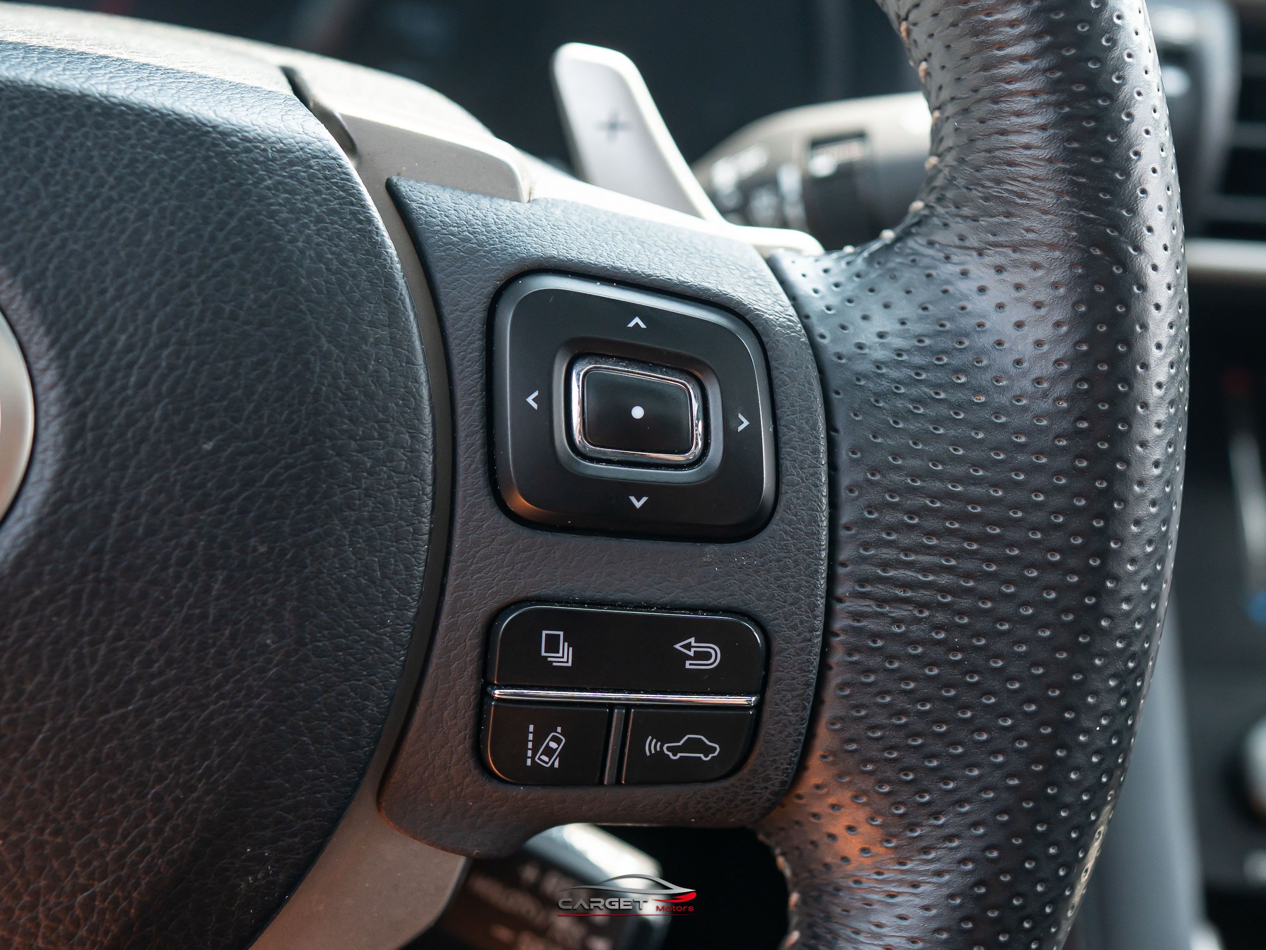 Used 2018 Lexus IS 300 F Sport w/ F Sport Package RWD image 25