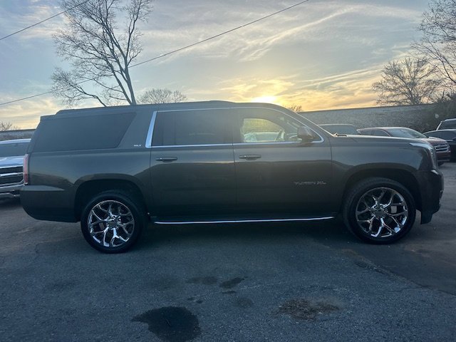 Used 2019 GMC Yukon XL SLT image 4