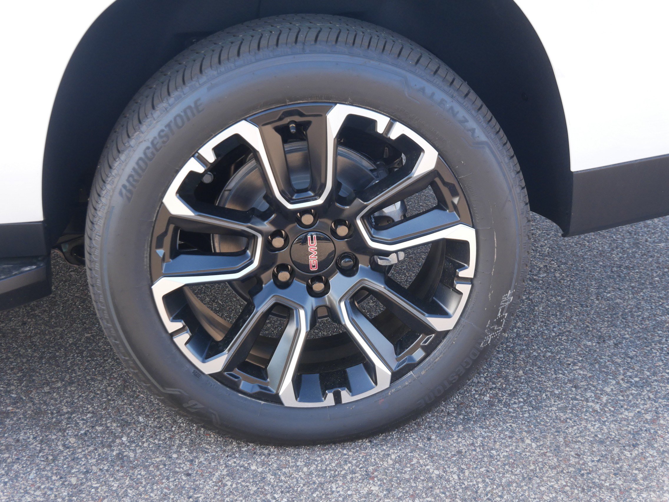 New 2026 GMC Yukon XL Elevation w/ LPO, Floor Liner Package AWD/4WD image 3