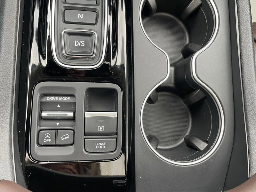 Used 2025 Honda Pilot Elite image 40