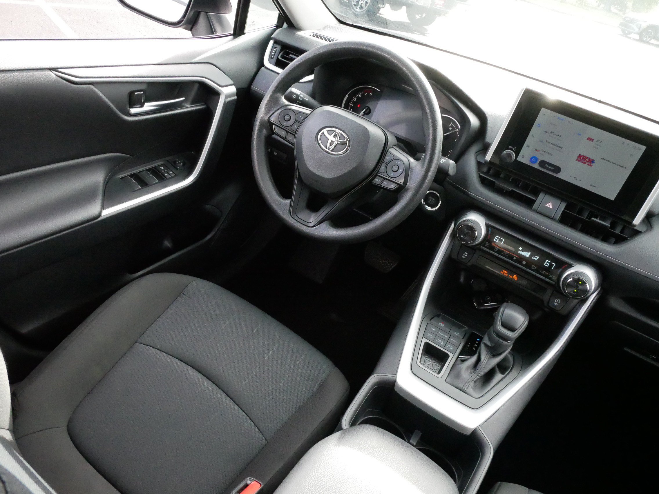 Certified 2025 Toyota RAV4 XLE AWD/4WD image 9