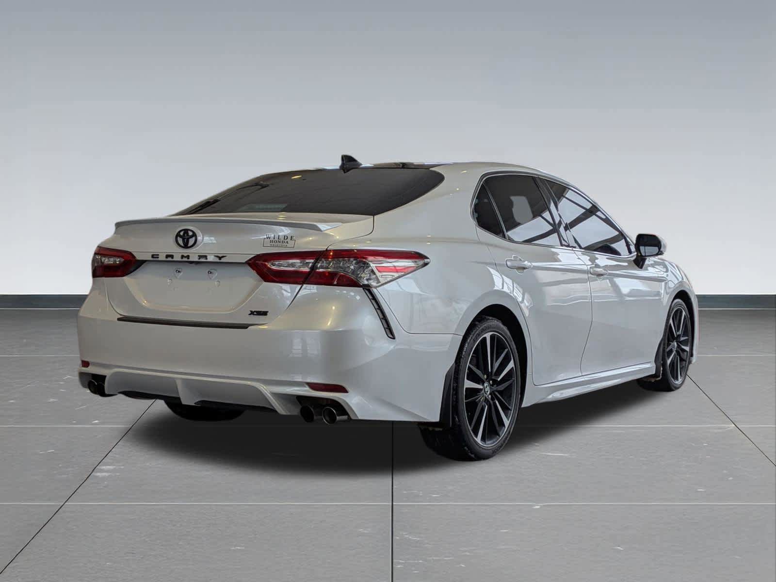 Used 2019 Toyota Camry XSE FWD image 6