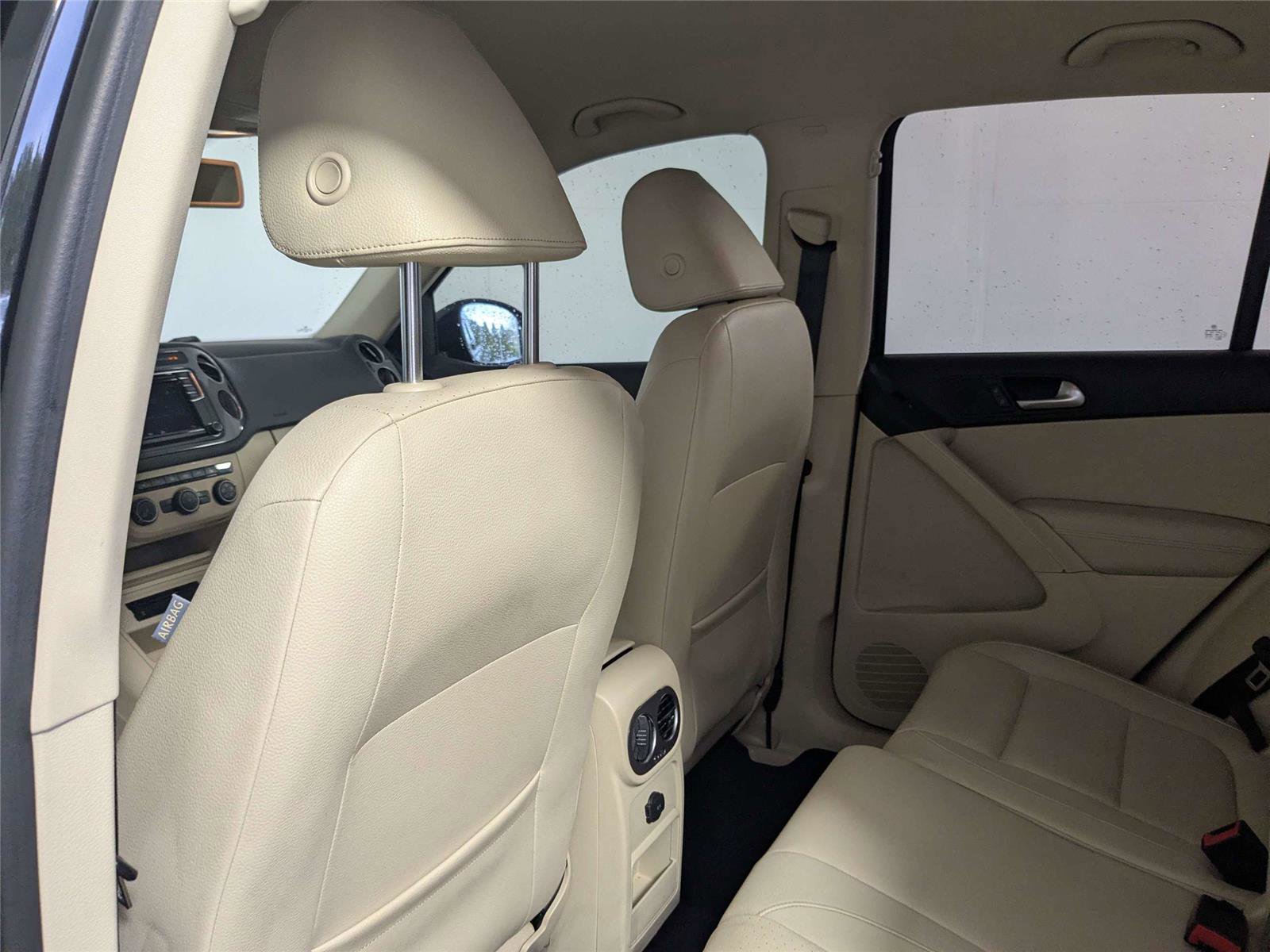 Used 2017 Volkswagen Tiguan S image 30