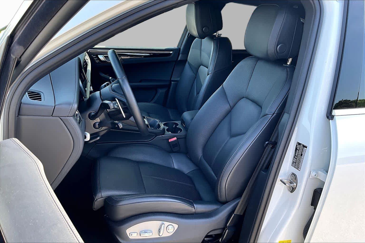 Used 2023 Porsche Macan S AWD/4WD image 7