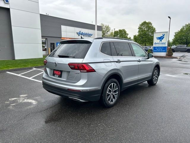 Used 2020 Volkswagen Tiguan SE w/ 3rd Row Seat Package AWD/4WD image 7