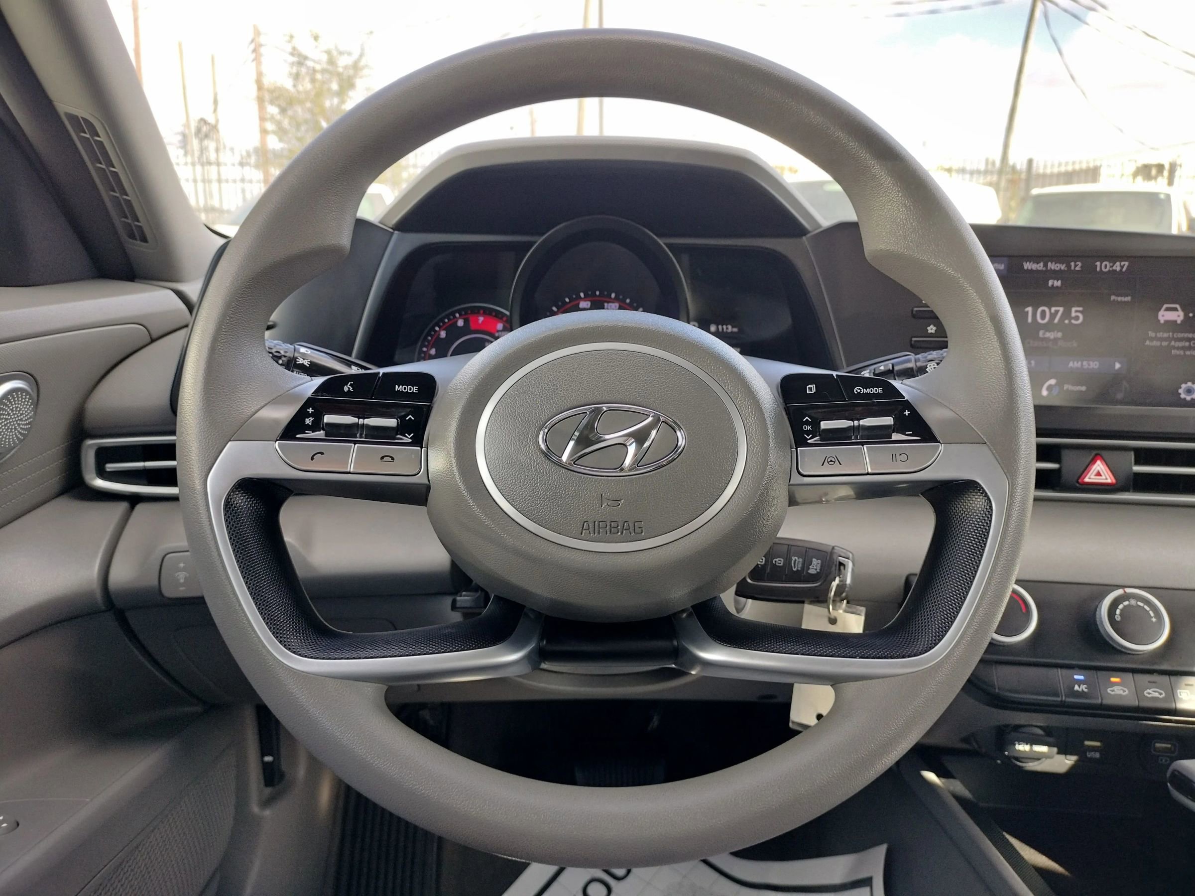 Used 2021 Hyundai Elantra SE image 40