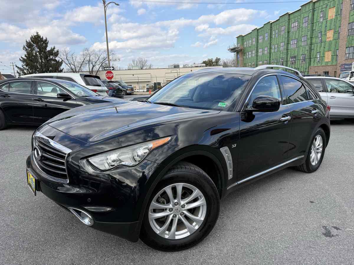 Used 2015 INFINITI QX70 AWD w/ Premium Package image 3
