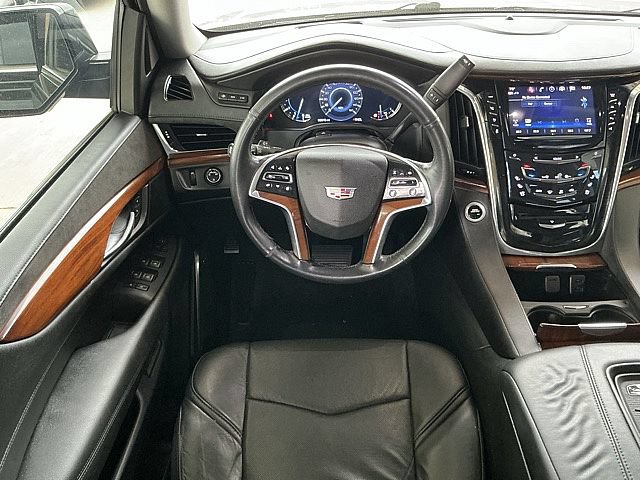 Used 2017 Cadillac Escalade ESV Luxury w/ LPO, Radiant Package RWD image 15