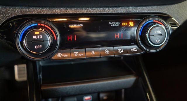 Used 2023 Kia Forte GT-Line image 30