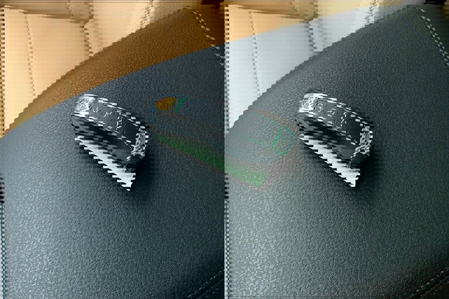 New 2025 Porsche Cayenne image 30