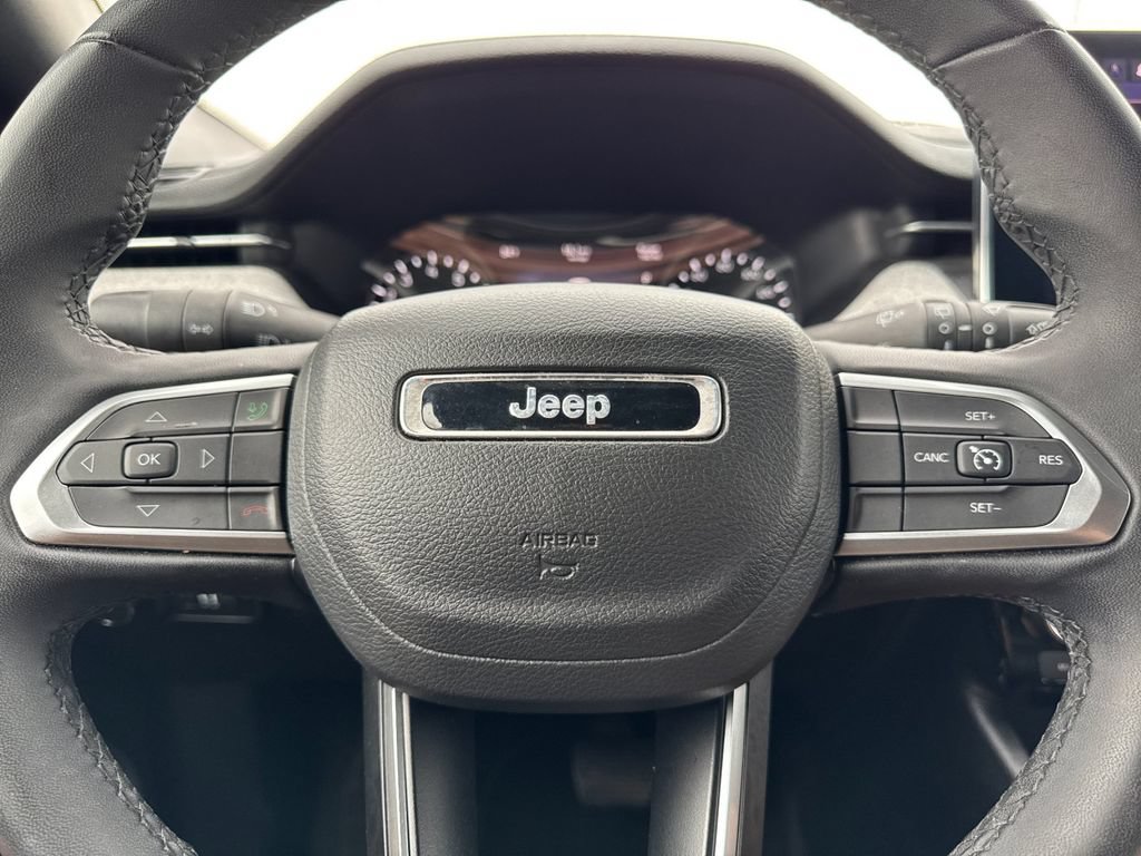 Used 2024 Jeep Compass Latitude AWD/4WD image 25