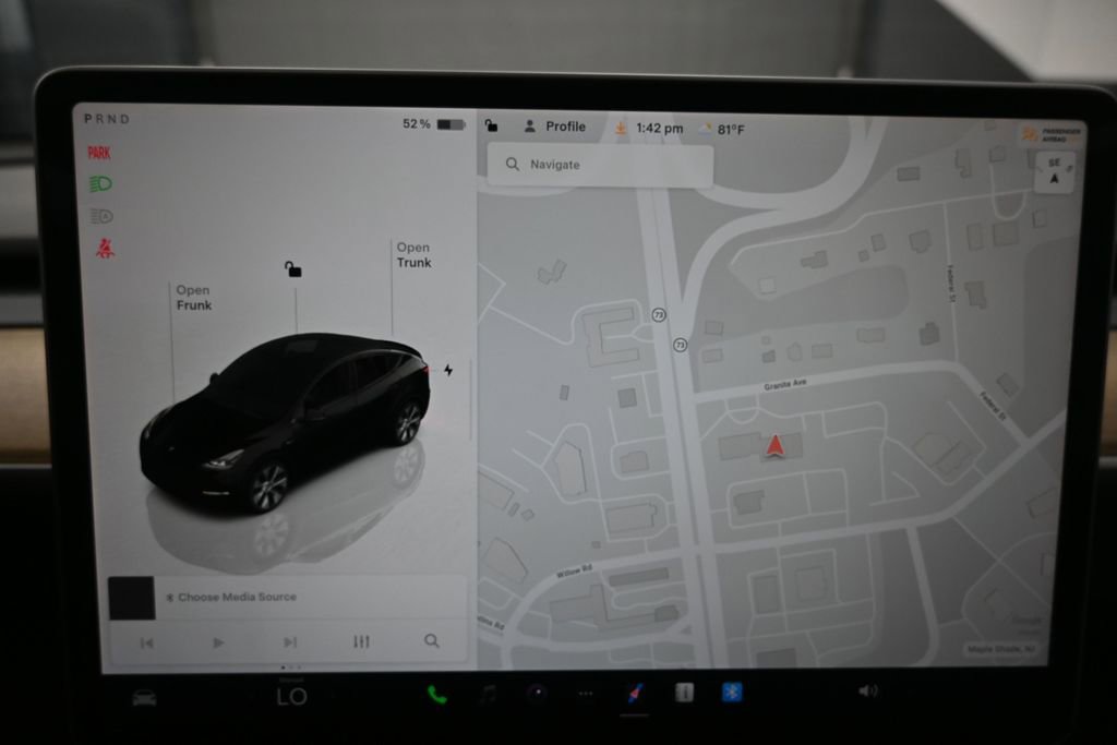 Used 2024 Tesla Model Y Long Range AWD/4WD image 12