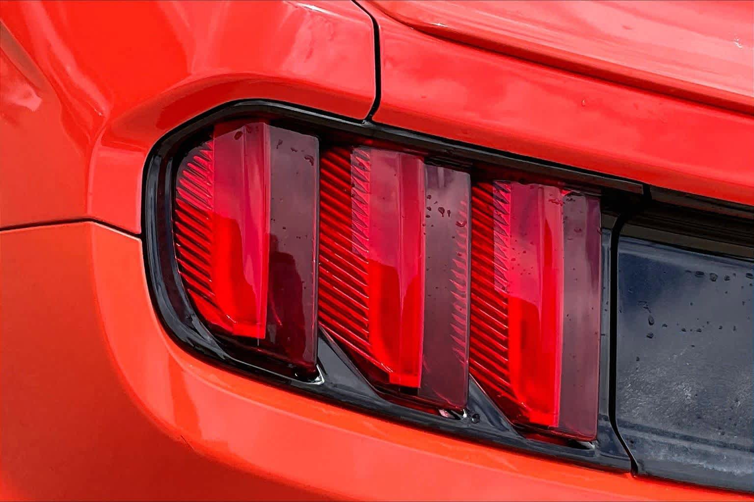 Used 2015 Ford Mustang Coupe w/ Equipment Group 051A RWD image 29