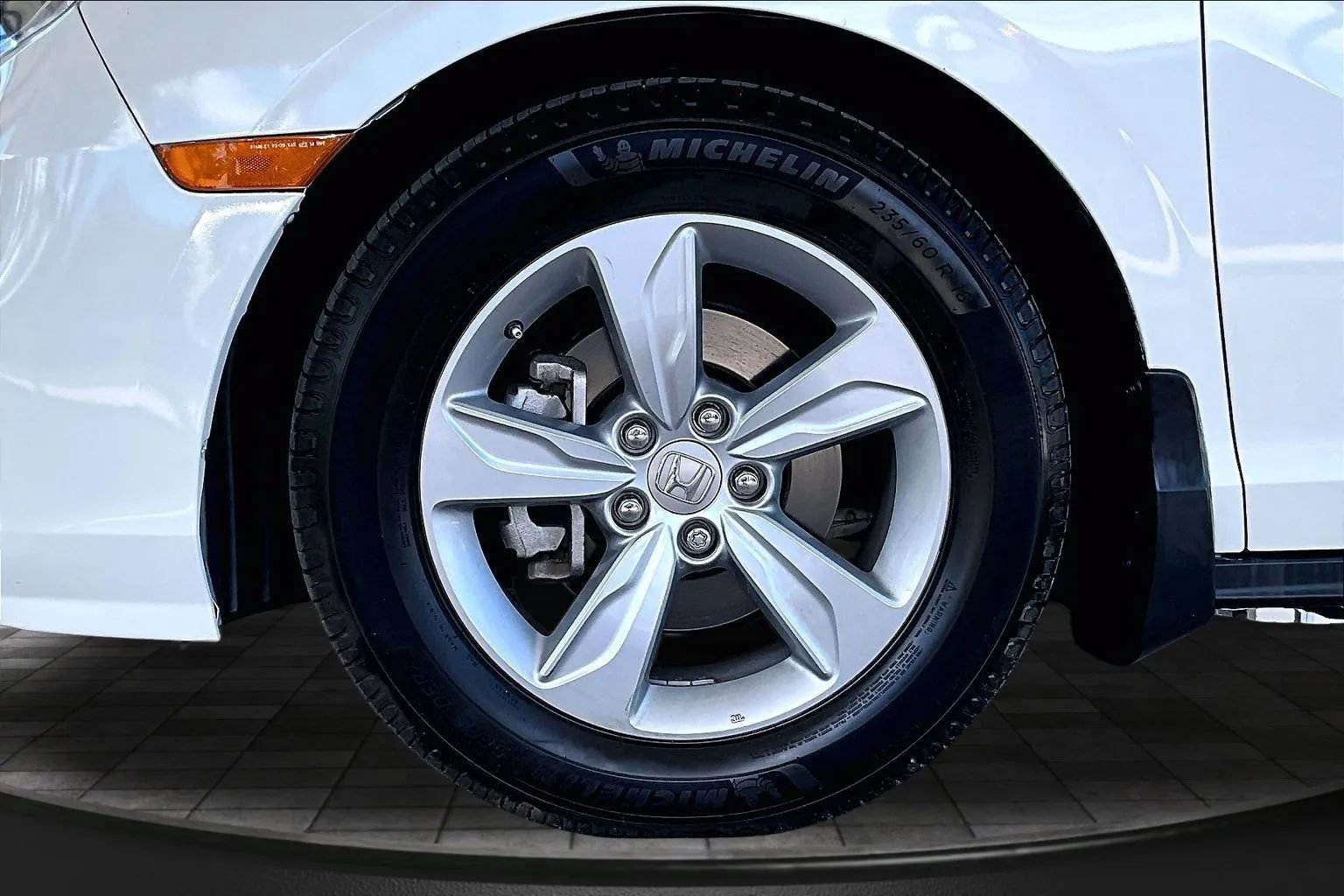 Used 2019 Honda Odyssey EX-L image 32