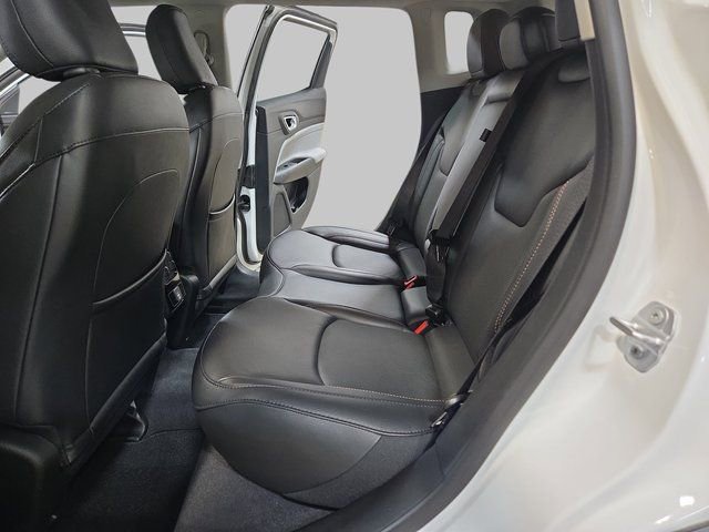 Used 2022 Jeep Compass Latitude image 17