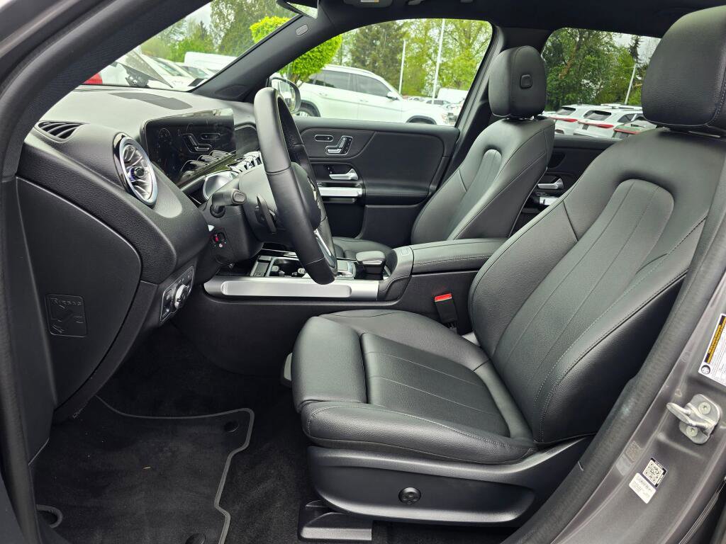 Used 2023 Mercedes-Benz EQB 300 4MATIC w/ Driver Assistance Package image 13