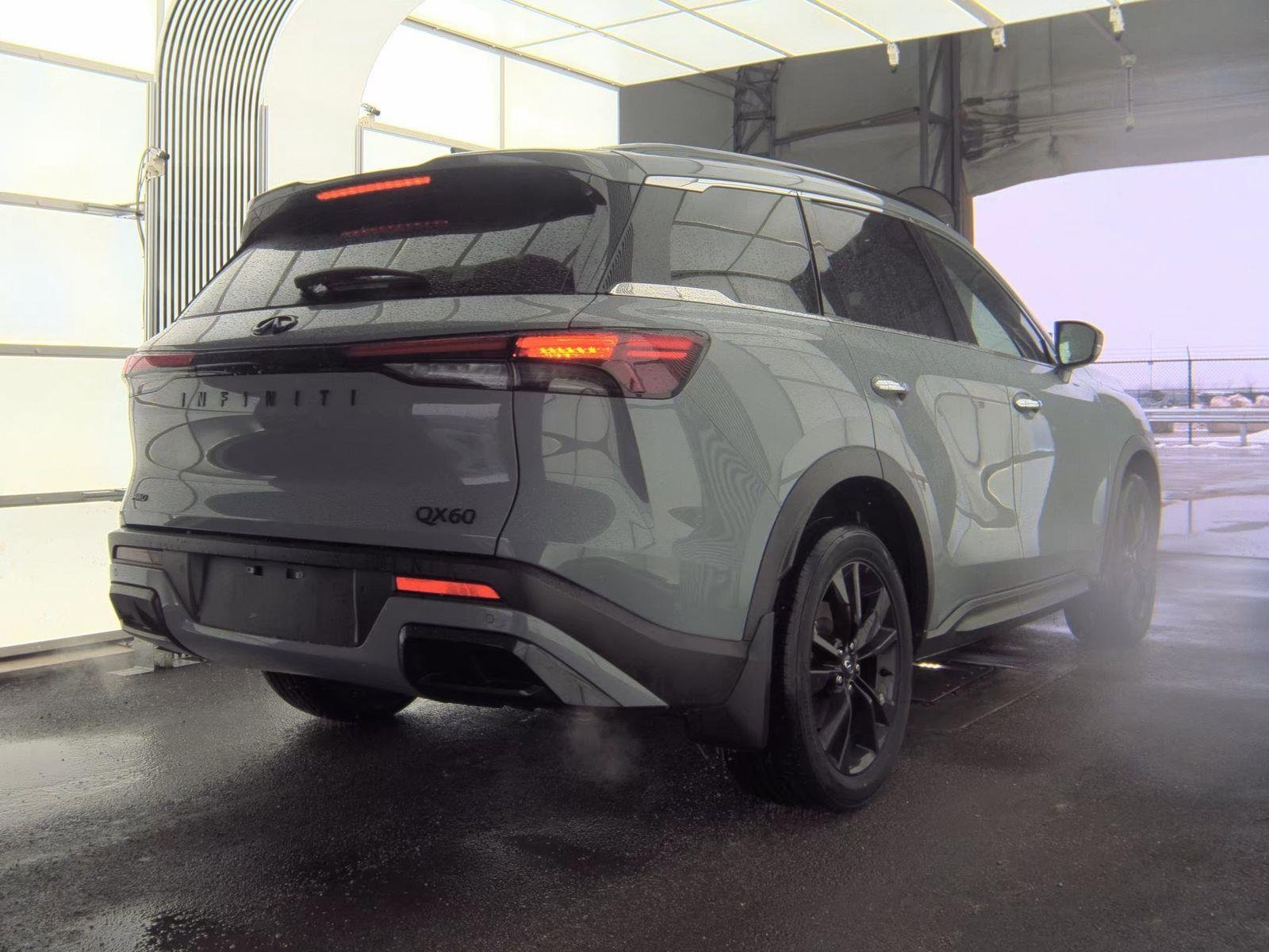 Used 2025 INFINITI QX60 Luxe w/ Black Edition image 5