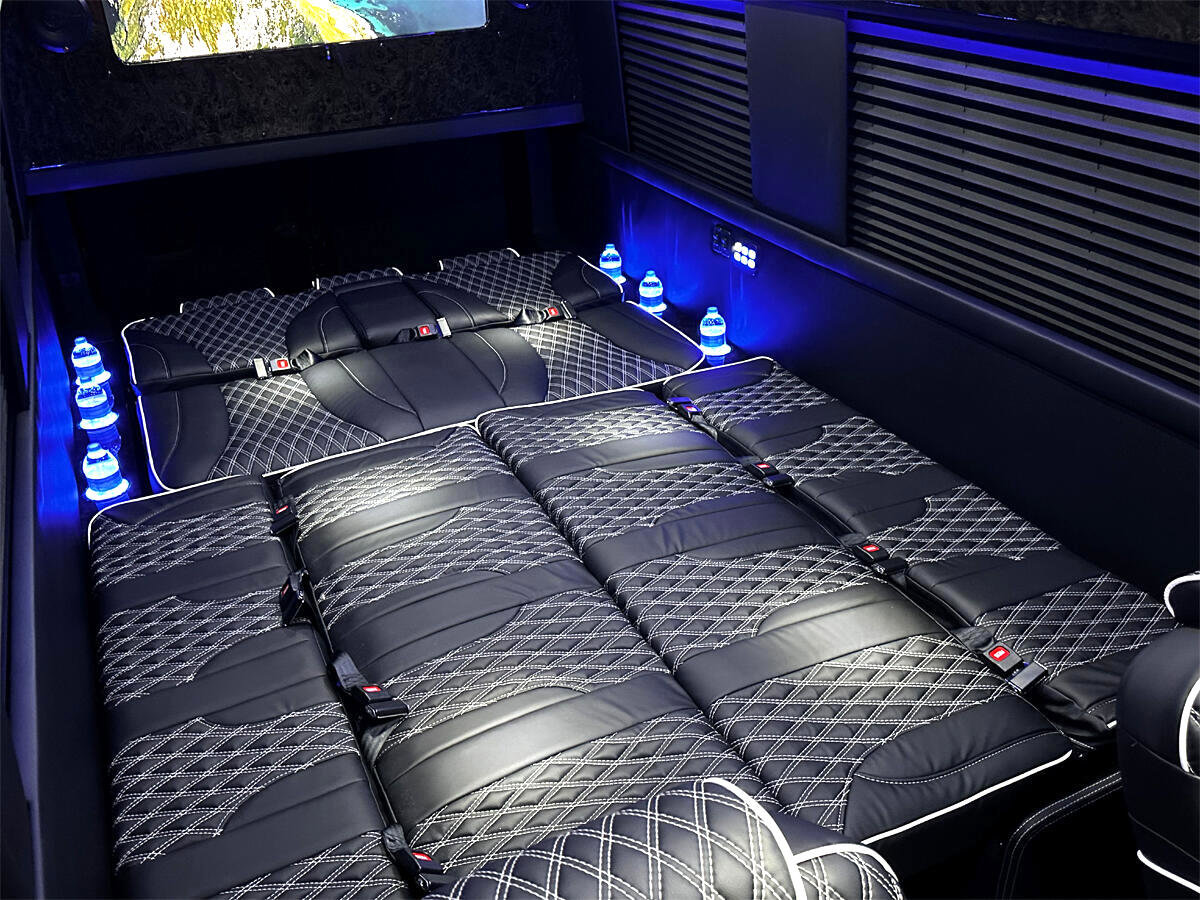 Used 2024 Mercedes-Benz Sprinter 3500 image 11