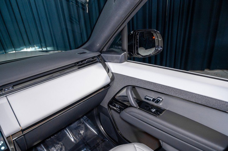 Used 2025 Land Rover Range Rover Sport Dynamic SE image 22