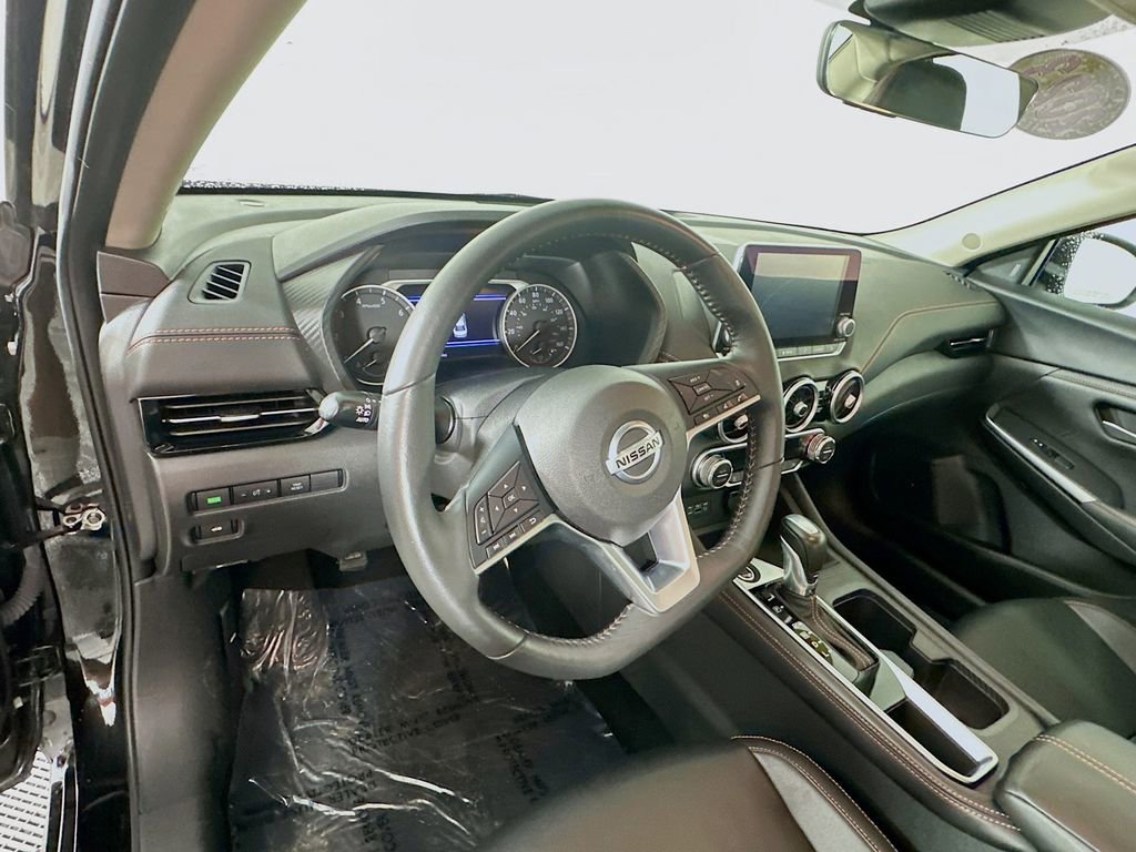 Used 2023 Nissan Sentra SR w/ SR Premium Package image 16