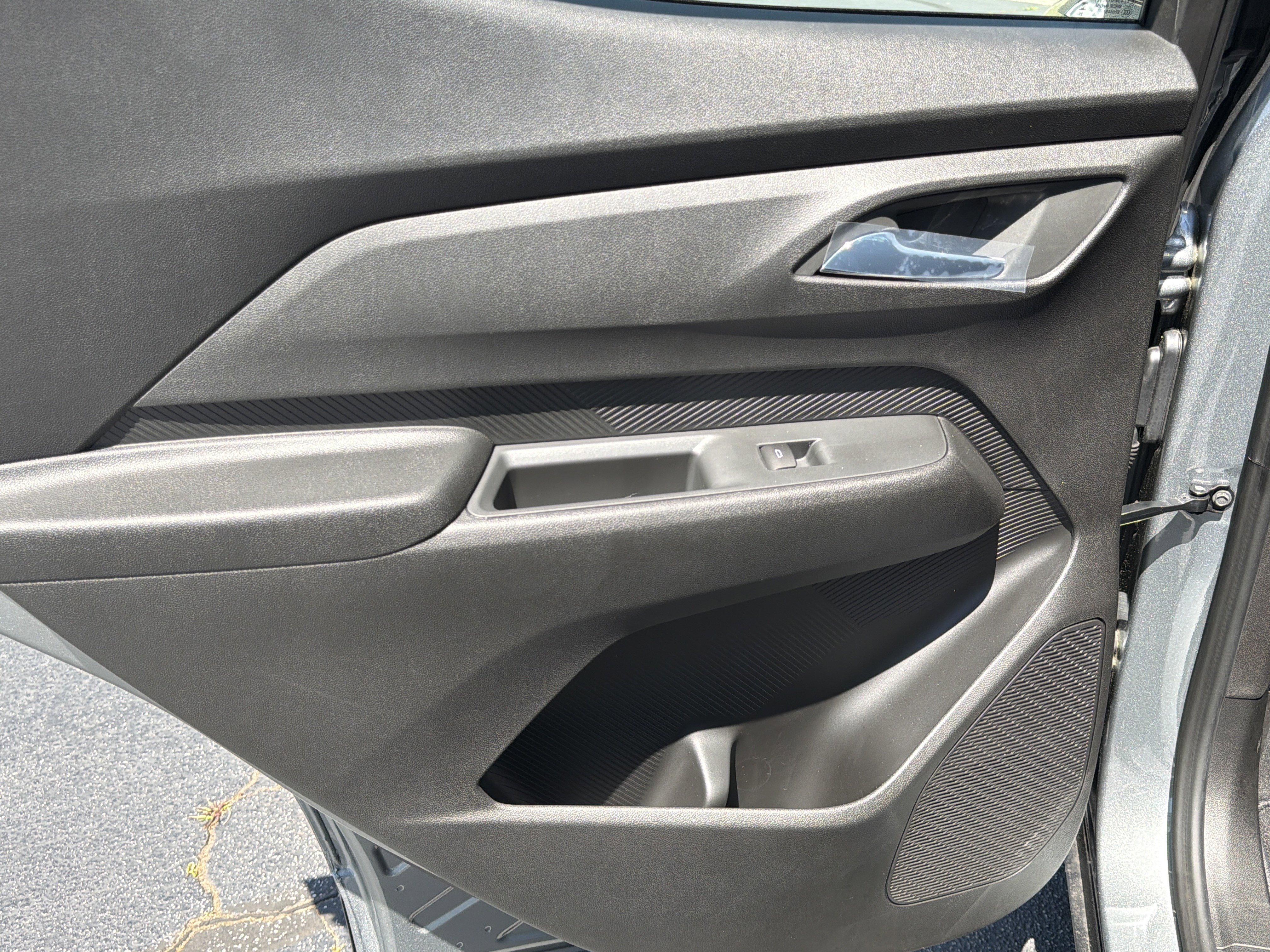 New 2027 Chevrolet Bolt LT w/ Comfort Package FWD image 21