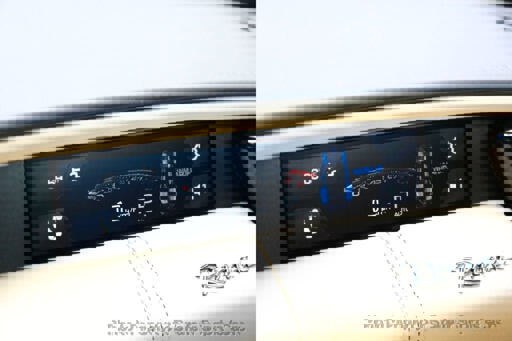 Used 2022 Ferrari Roma image 24