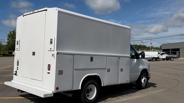 New 2027 Ford E-350 and Econoline 350 Super Duty w/ Power Equipment Group RWD image 15