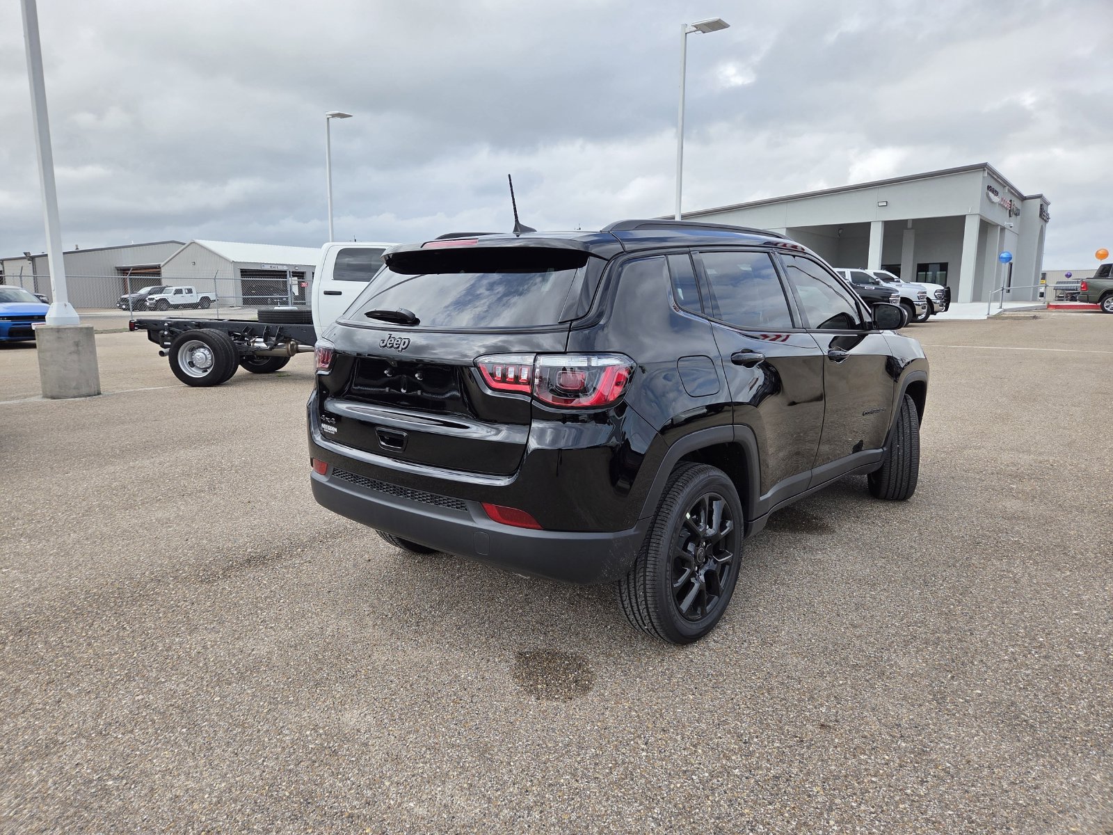 New 2026 Jeep Compass Latitude AWD/4WD image 7
