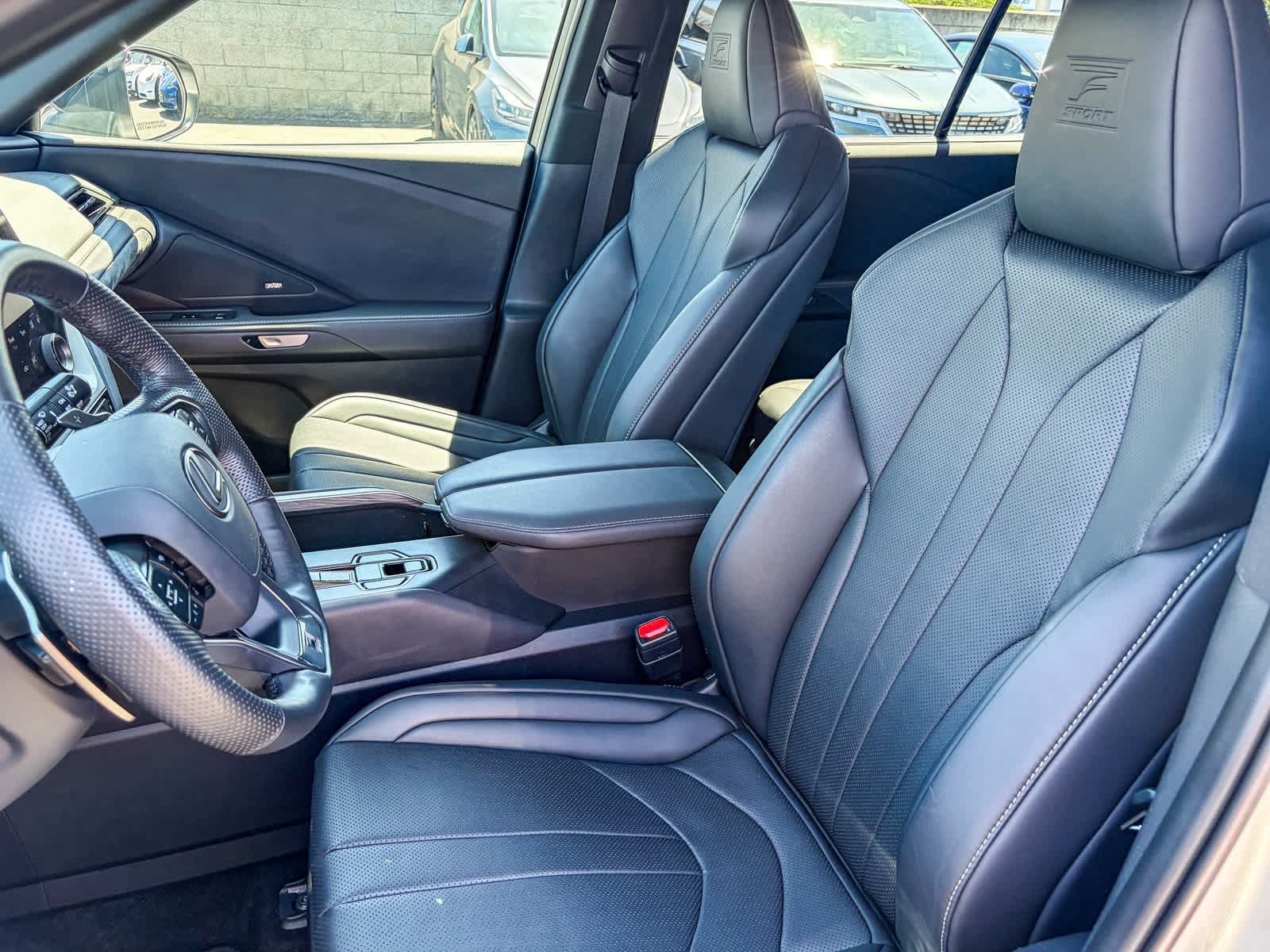 Used 2025 Lexus TX 500h AWD w/ Technology Package image 16