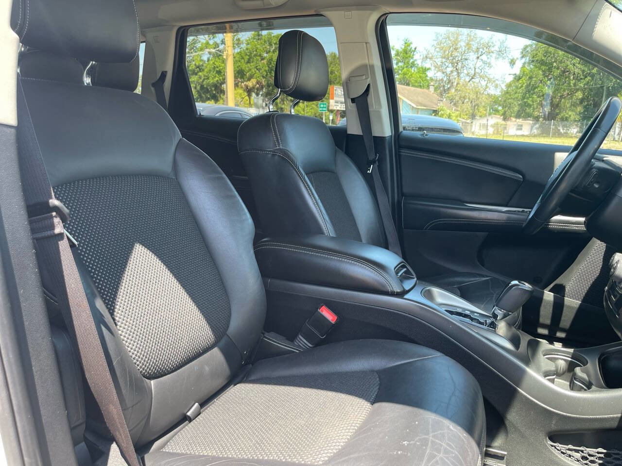 Used 2015 Dodge Journey Crossroad w/ Flexible Seating Group image 14