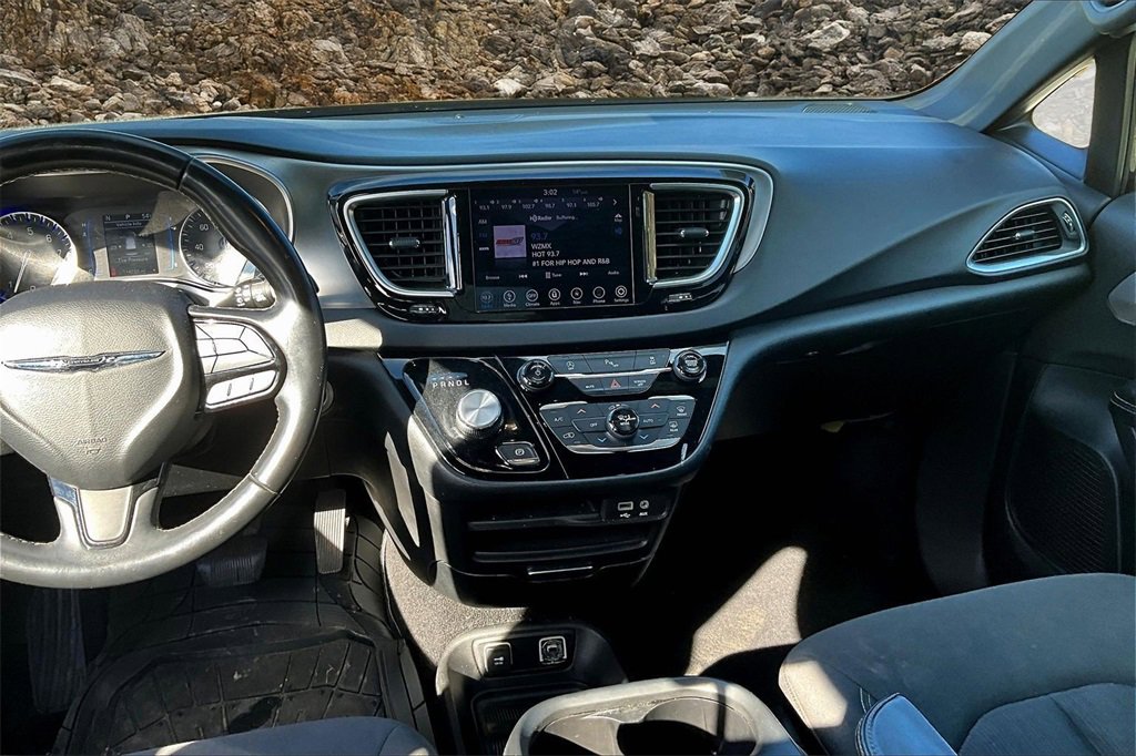 Used 2018 Chrysler Pacifica Touring Plus w/ S Appearance Package image 6