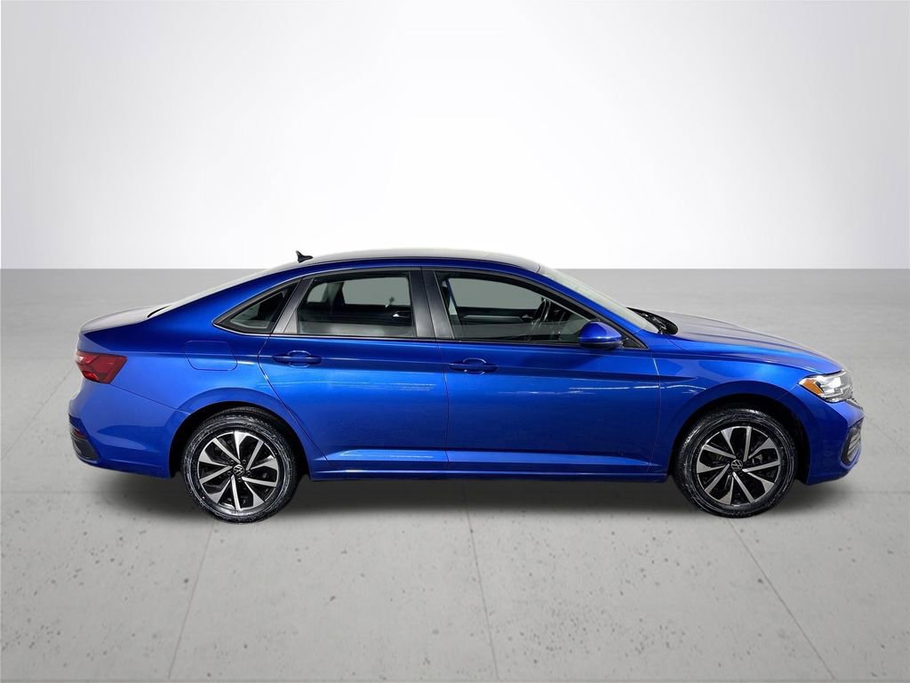 Certified 2022 Volkswagen Jetta S image 5