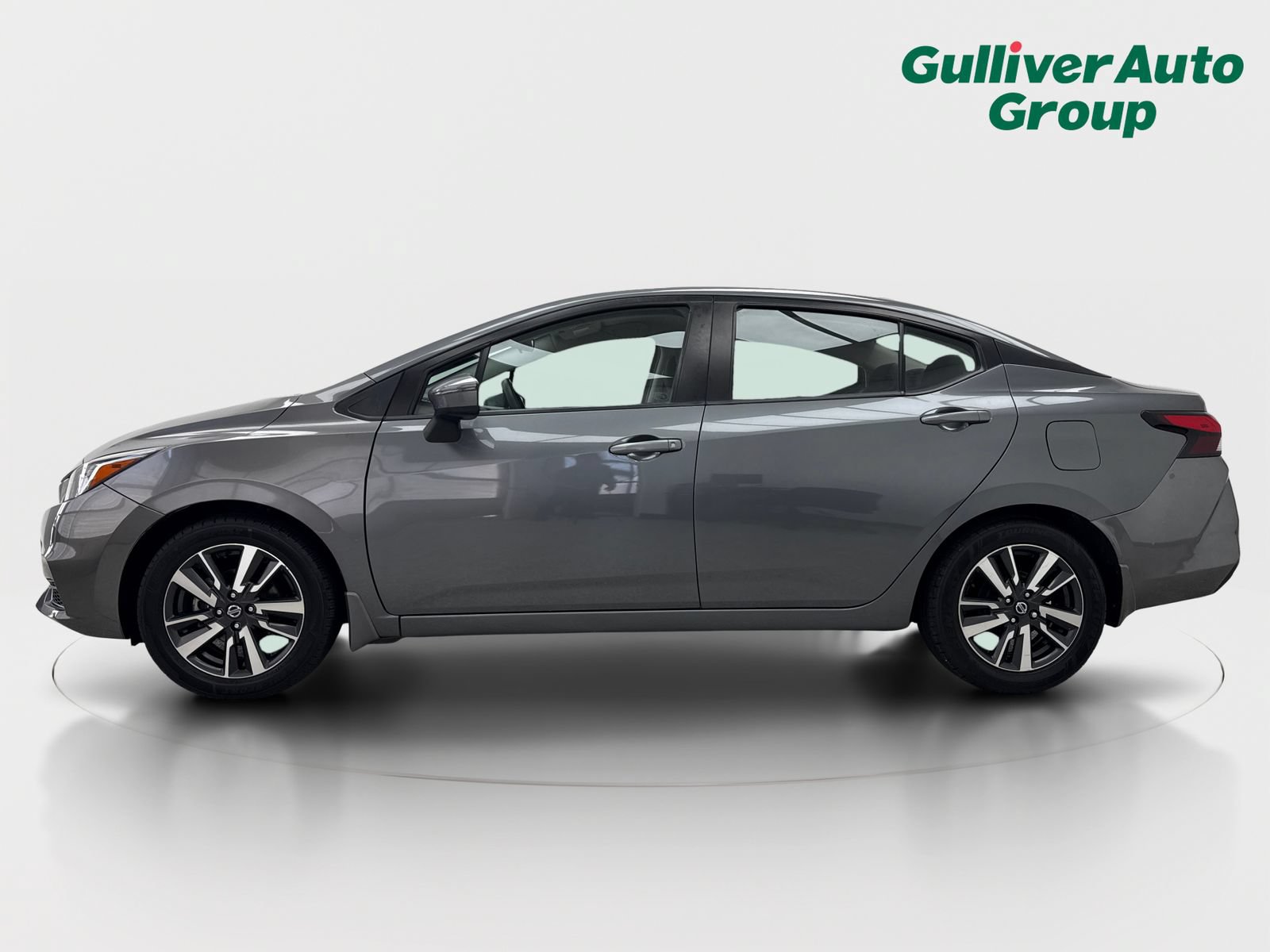 Used 2021 Nissan Versa SV FWD image 3