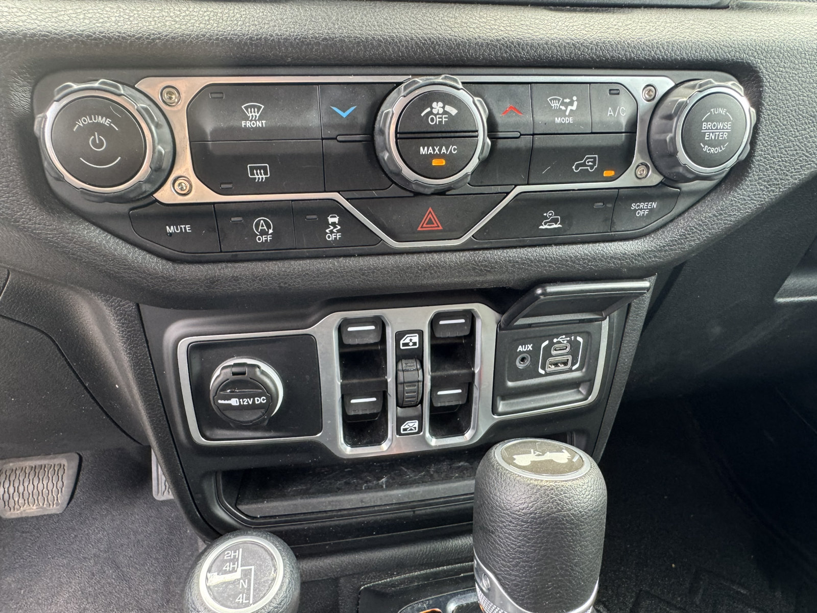 Used 2025 Jeep Wrangler Unlimited Sport AWD/4WD image 29