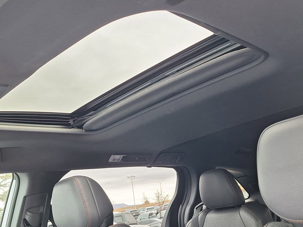 Used 2023 Toyota Sienna XSE w/ XSE Plus Package image 23