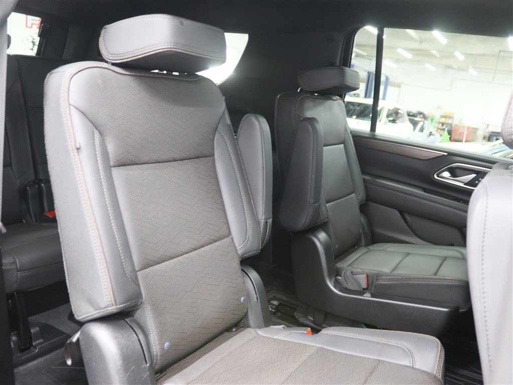 Used 2022 Chevrolet Suburban High Country AWD/4WD image 22
