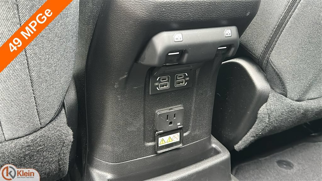 Used 2025 Jeep Wrangler Unlimited Sahara w/ Safety Group AWD/4WD image 28